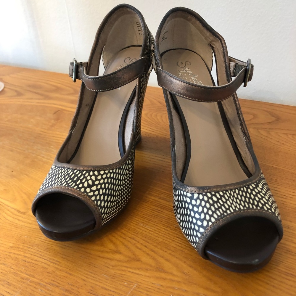 Bronze & Cream Seychelles Mary Janes sz 8.5